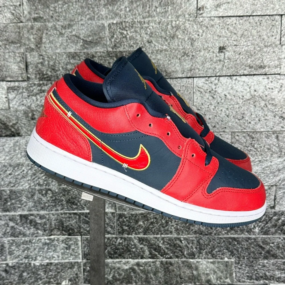 Jordan 1 Low SE Travel Navy Sport Red - M7/Y7/W8.5